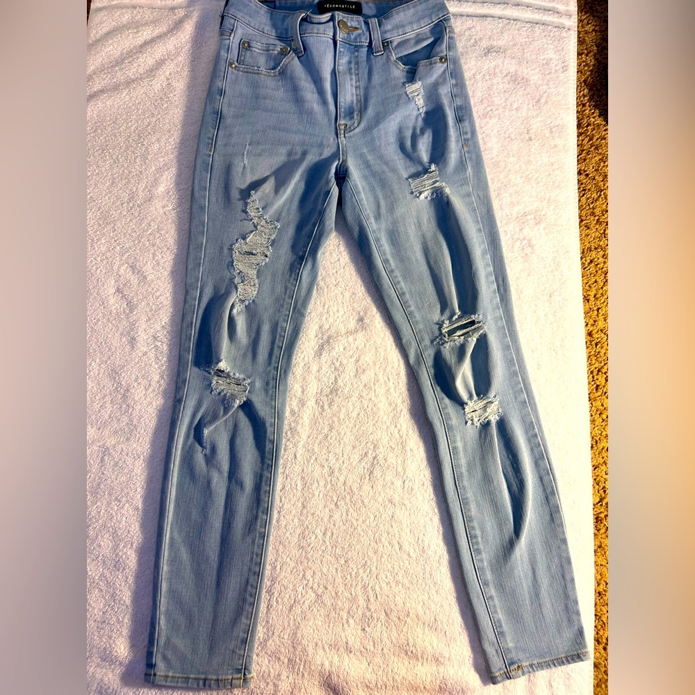 Aeropostale skinny jeans!